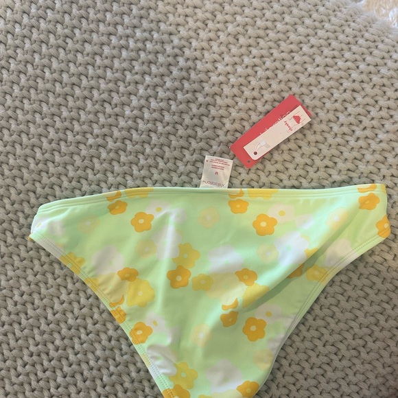 Xhilaration green tie front ruched floral bikini set, size M new with tags - Picture 8 of 8